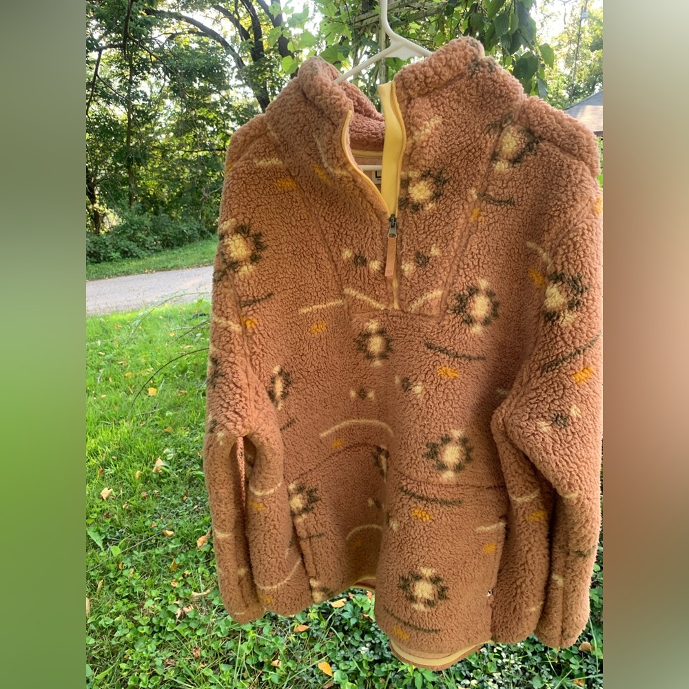 Brown Fleece Pullover with Floral Pattern